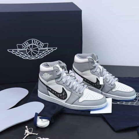 Dior X Air jordanan high OG高帮运动鞋 货号:CN8607-002