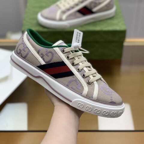 Gucci古驰 采用米色和浅紫色超级双G帆布G家1977女款帆布鞋