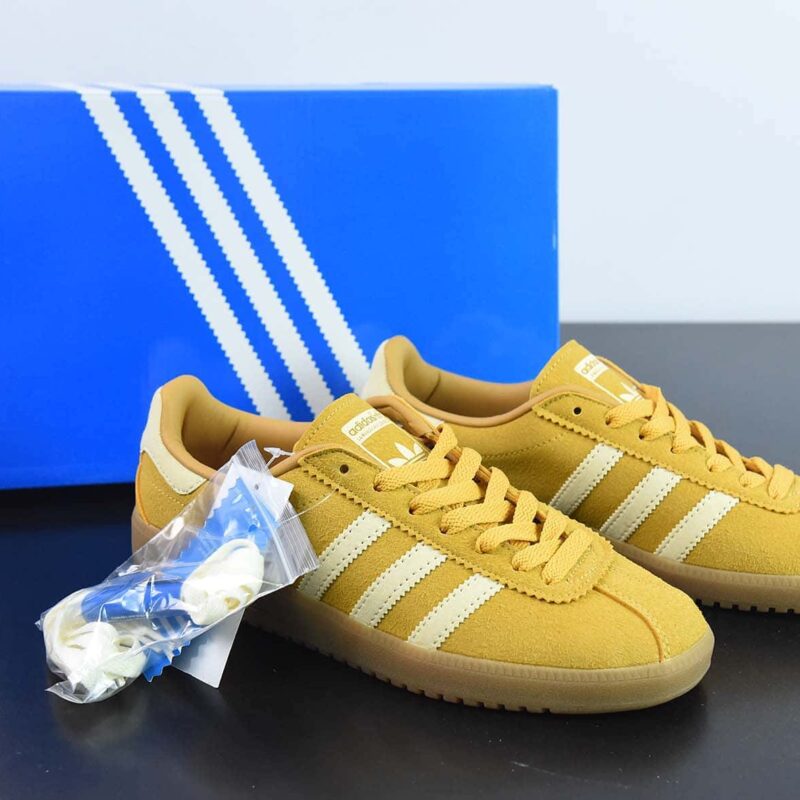 阿迪达斯Adidas Originals Bermuda Trainers 百慕大系列经典复古德训风休闲运动板鞋“反绒土黄米白生胶底”货号:ID4574
