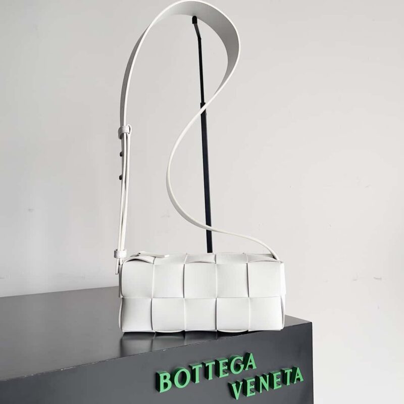 B家 男女同款 BRICK CASSETTE长肩带系列斜挎包 肩背包 型号;729251 白色
