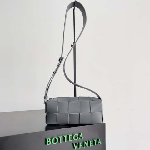 B家 男女同款 BRICK CASSETTE长肩带系列斜挎包 肩背包 型号;729251