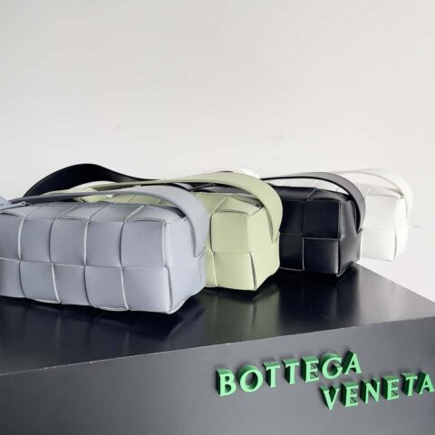 B家 男女同款 BRICK CASSETTE长肩带系列斜挎包 肩背包 型号;729251 白色