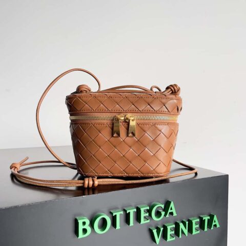 2023新款BV小盒子Bottega Veneta 编织迷你化妆包 型号;743551 小盒子包 橡木棕