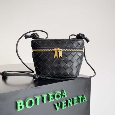 2023新款BV小盒子Bottega Veneta 编织迷你化妆包 型号;743551 小盒子包 黑色