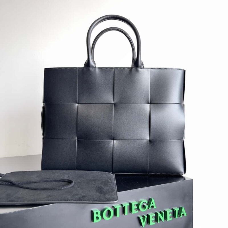 38cm小四格 B家2023早春新品 Arco Tote 手拿包 型号;729244 Intreccio编织皮革托特手袋