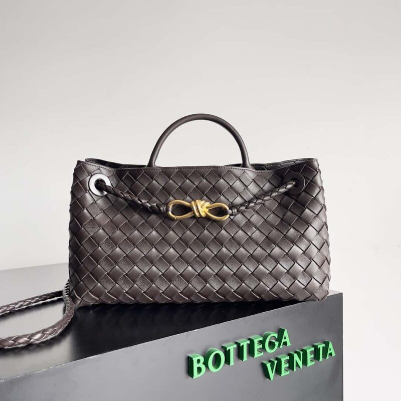 Bottega Veneta 新品横款Andiamo手袋 款号:754990 巧克力色