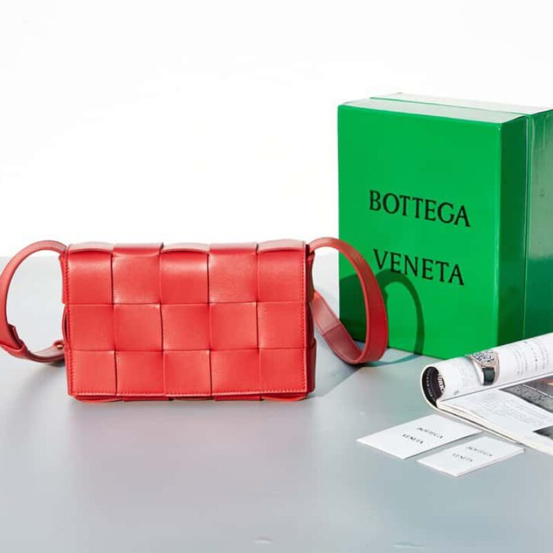 葆蝶家 Bottega Veneta 编号:80820# cassette编织魔方包 大红色