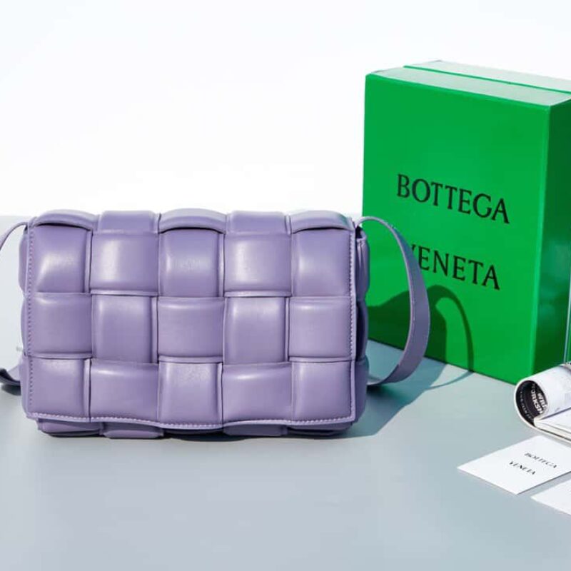 Bottega Veneta葆蝶家 Padded Cassette Bag 型号； 591970 BV Cassette枕头包 薰衣草
