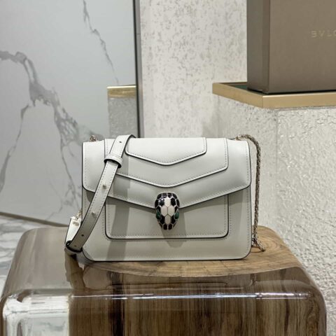 全新“Serpenti Forever”系列斜挎包型号:289676
