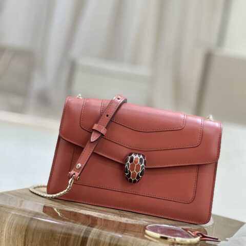 𝘽𝙑𝙇𝙂𝘼𝙍𝙄𝙎𝙀𝙍𝙋𝙀𝙉𝙏𝙄𝙁𝙊𝙍𝙀𝙑𝙀𝙍专柜热卖系列 Serpenti Forever 精致斜挎包型号：38102