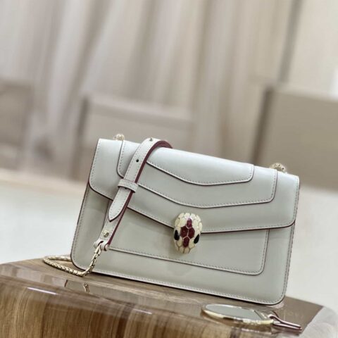 𝘽𝙑𝙇𝙂𝘼𝙍𝙄𝙎𝙀𝙍𝙋𝙀𝙉𝙏𝙄𝙁𝙊𝙍𝙀𝙑𝙀𝙍专柜热卖系列 Serpenti Forever 精致斜挎包型号:38102