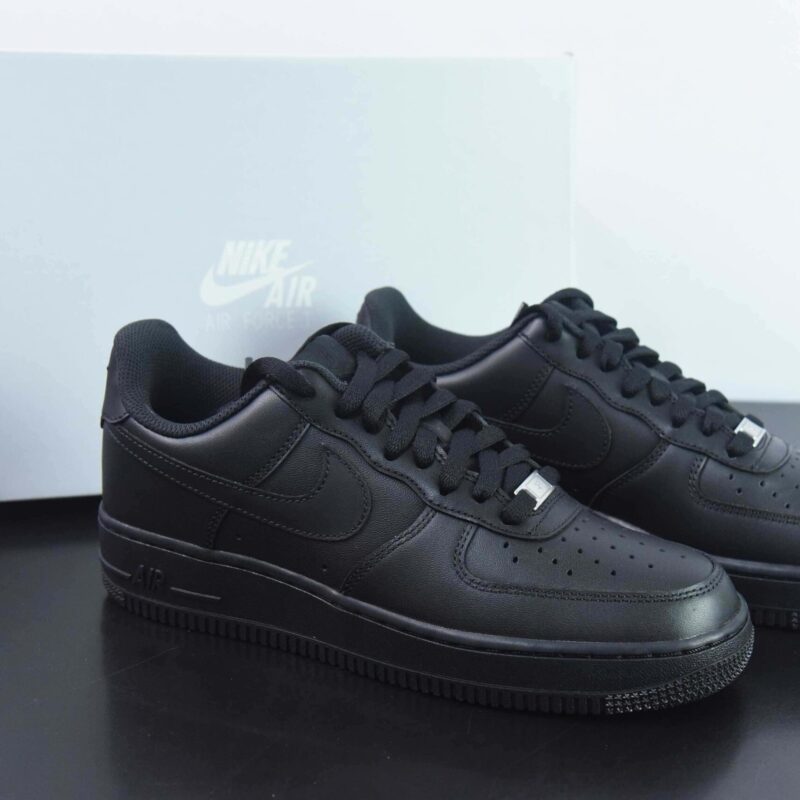 NK Air Force 1 Low '07 空军一号纯黑低帮经典板鞋   空军纯黑 货号CW2288-001