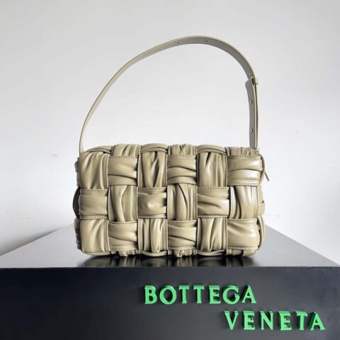 BV新款Bottega Veneta2022秋冬褶皱腋下包 款号:717090