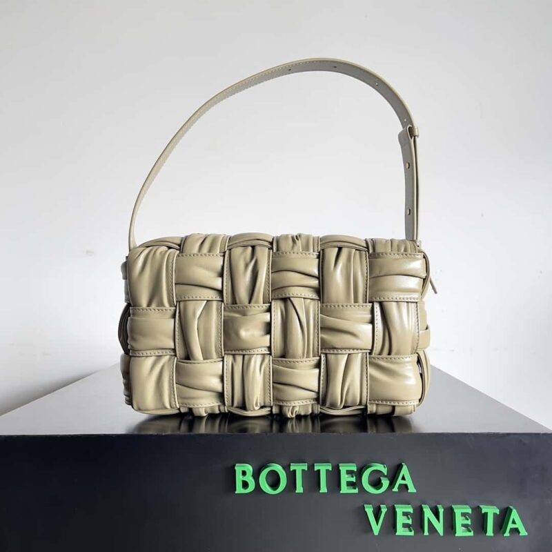 BV新款Bottega Veneta2022秋冬褶皱腋下包 款号:717090