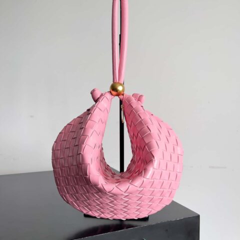 葆蝶家 Bottega VenetaBV 元宝包 Turn Bag ~金球jodie 款号:701024