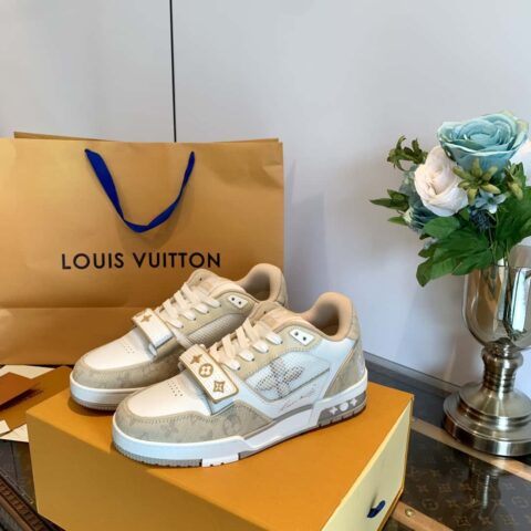 LV/路易威登 1v驴牌𝟐𝟎𝟐𝟐|𝐭𝐫𝐚𝐢𝐧𝐞𝐫系列最新魔术贴运动鞋