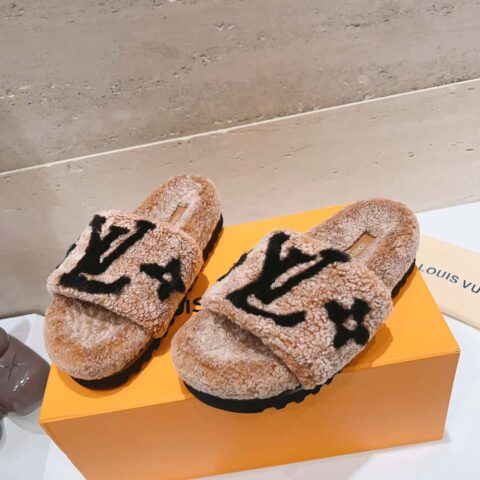 🐰🐰(顶级版本) Louis vuitton 2023新款羊毛拖鞋细柔软羊毛 頂级品质🔝纯皮毛一体