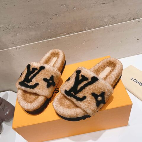 🐰🐰(顶级版本) Louis vuitton 2023新款羊毛拖鞋细柔软羊毛 頂级品质🔝纯皮毛一体