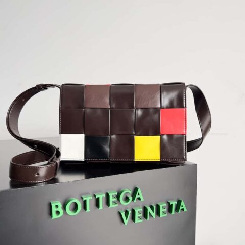 BottegaVeneta 新款Cassette系列男士时尚款号:667298