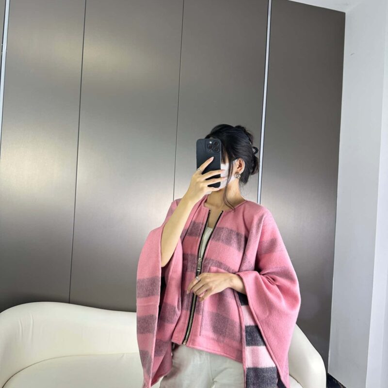 Burberry巴宝莉 拉链条纹斗篷披肩