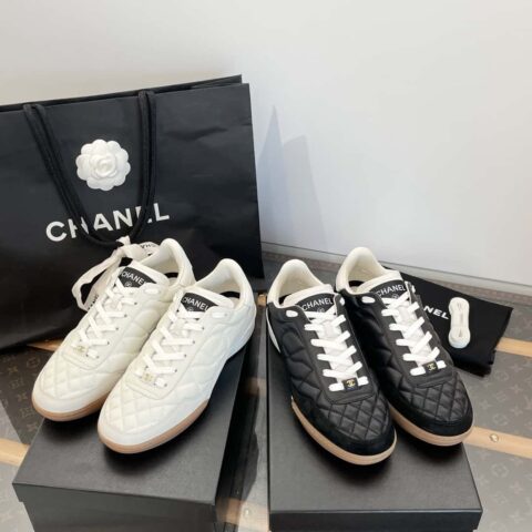 CHANEL 小香𝟐𝟎𝟐𝟑秋冬最新升级版~菱格纹足球鞋⚽