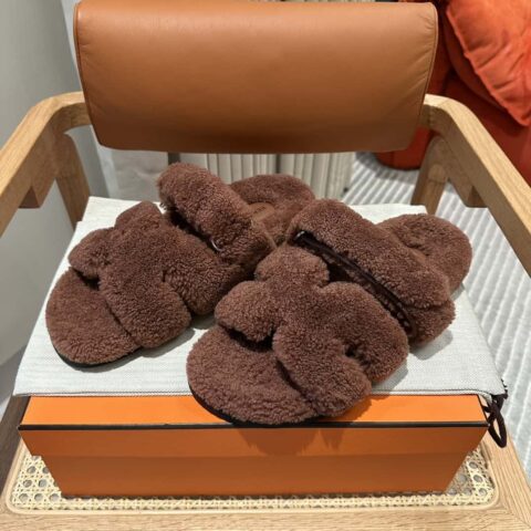 Hermès H家 Chypre系列男士凉鞋