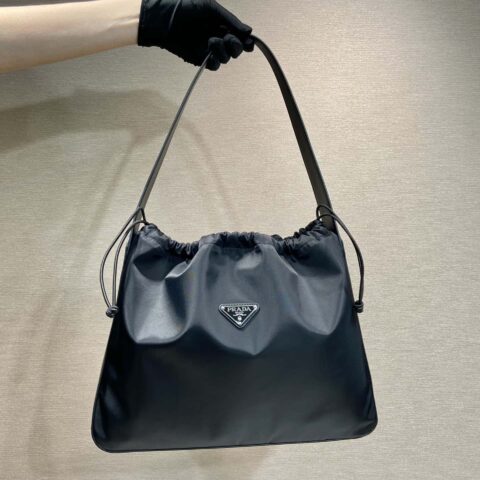 PRADA🎉抽绳腋下包🎉B6250大号/中古包