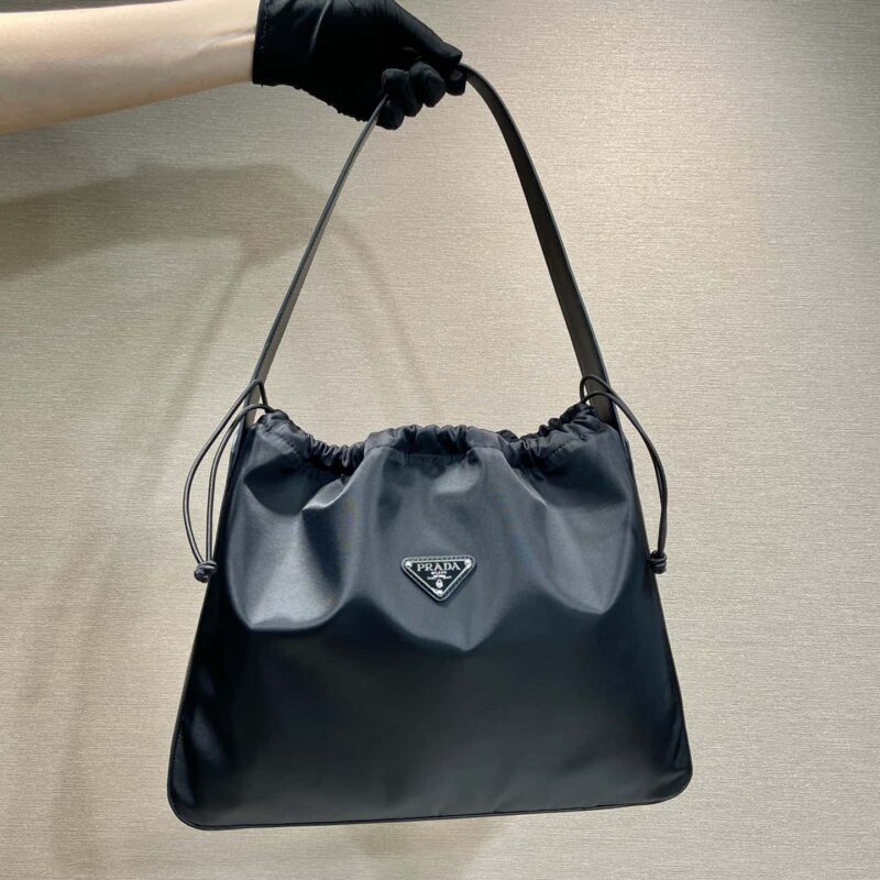 PRADA🎉抽绳腋下包🎉B6250大号/中古包
