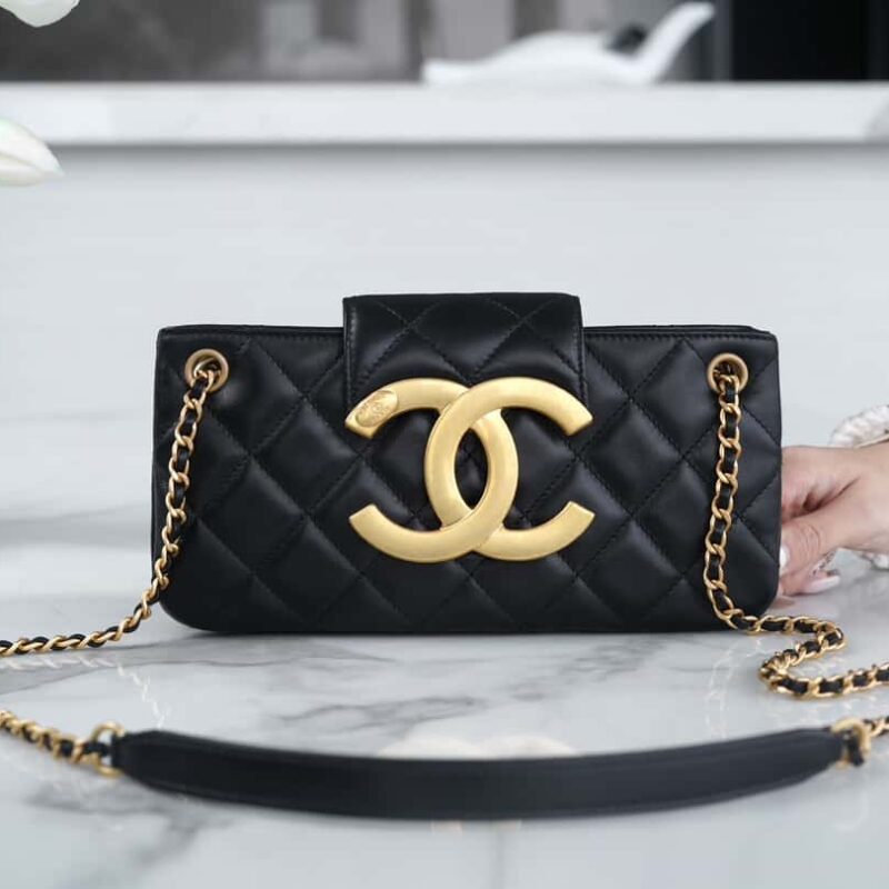 CHANEL 𝟐𝟒𝐂 |原厂小羊皮 复古大 𝒍𝒐𝒈𝒐 法棍包 AS4611
