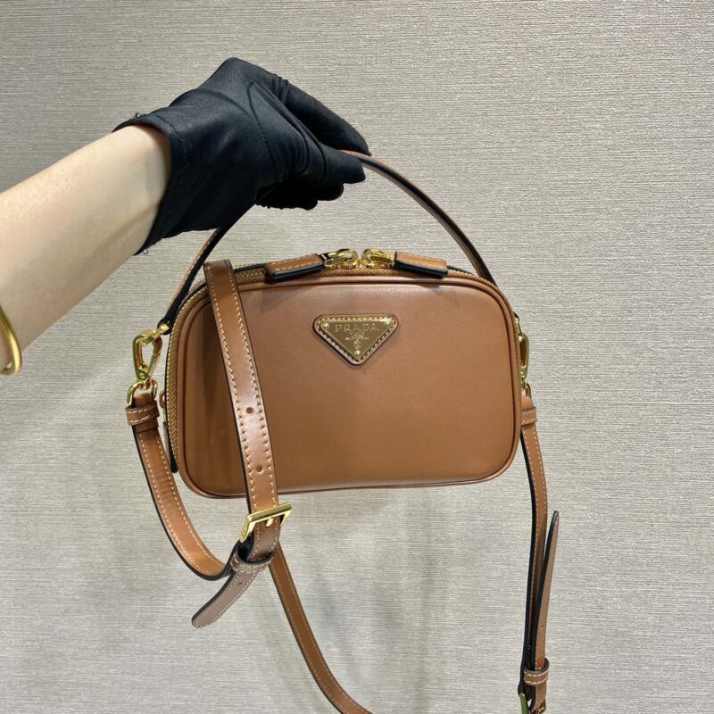 PRADA 新款迷你手袋 1BH203焦糖色