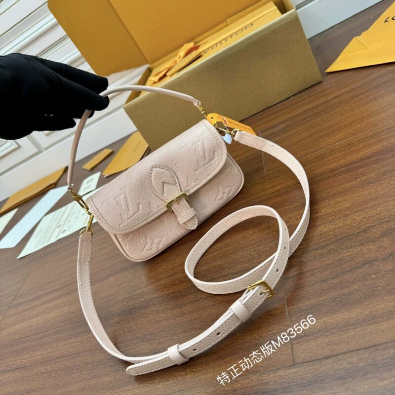 LV M83566 NANO DIANE 手袋