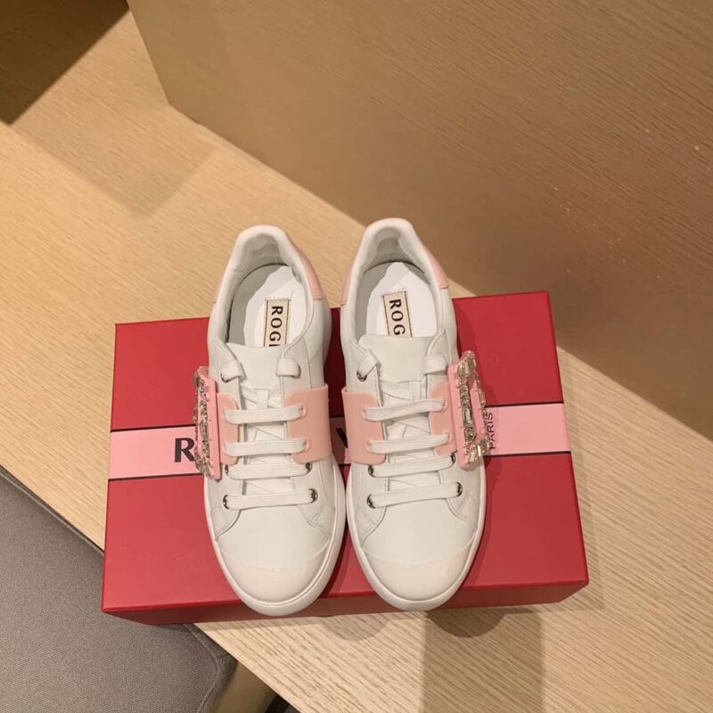 RV顶级版本钻扣休闲款 Roger vivier 2024年春夏季🍃钻扣休闲款!