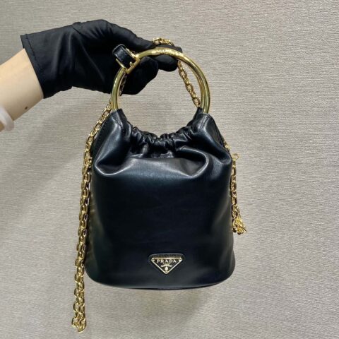 PRADA🎉新款水桶包🎉1BC227小羊皮🎉🎉黑色