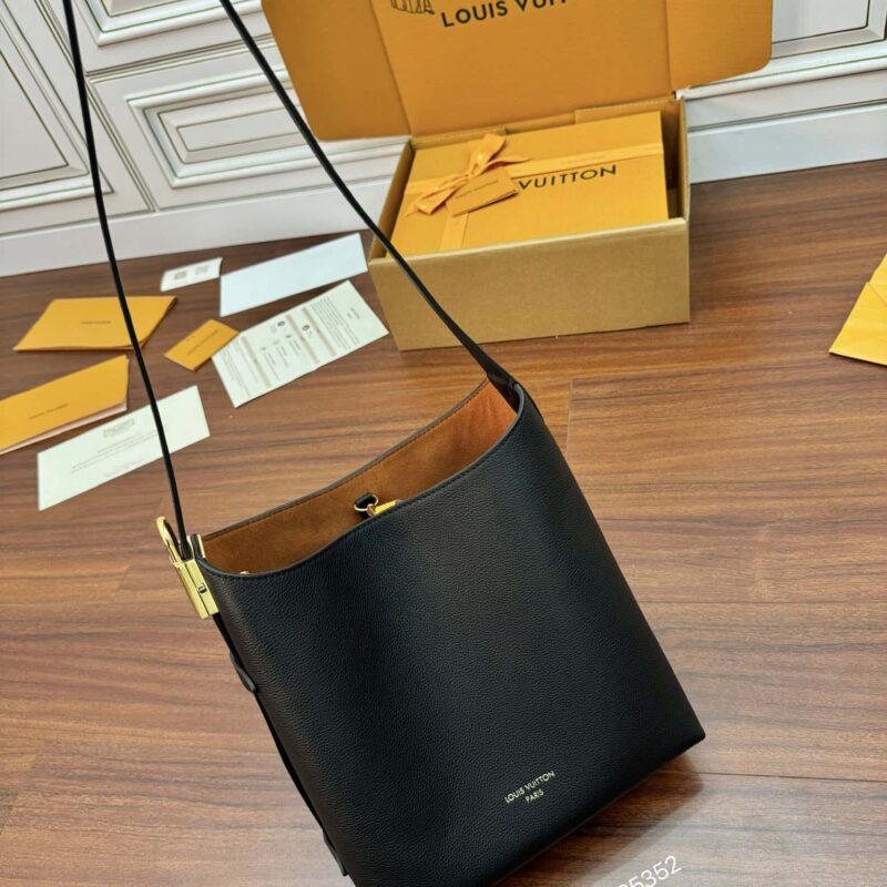 LV M25352 Low Key Hobo PM