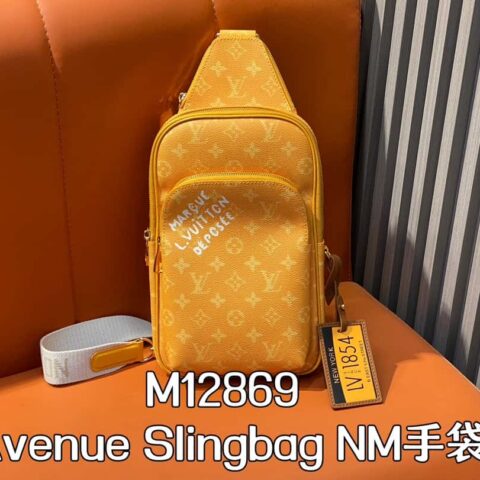 【原单精品】M12869黄色(丝印) 男包胸包系列 Avenue Slingbag NM手袋