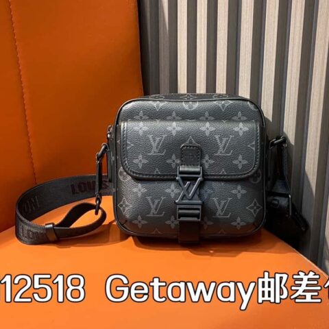 【原单精品】M12518黑花 男包邮差包系列 Getaway邮差包