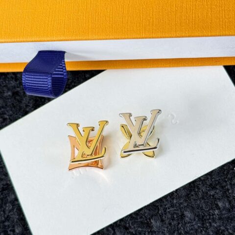 ❗️新品❗️ ☀原单货 ☀Louis Vuitton 路易威登LV字母菱形耳钉耳环 ☀