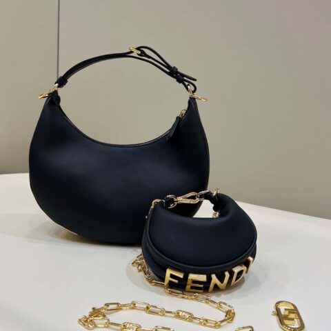 FENDI Fendigraphy腋下包 款号:80056m黑色