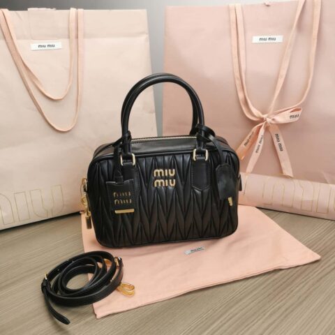 5BB124:MiuMiu新品too pretty保龄球手袋 黑色 Arcadie Matelassé软羊革手袋