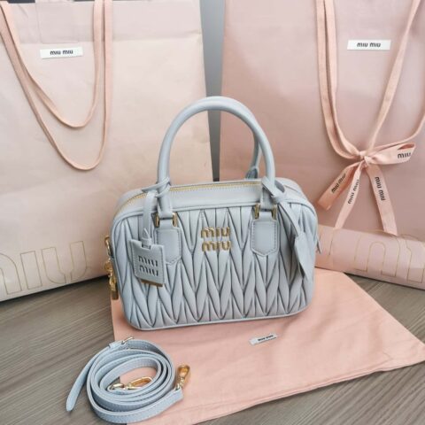5BB124:MiuMiu新品too pretty保龄球手袋 蓝色 Arcadie Matelassé软羊革手袋