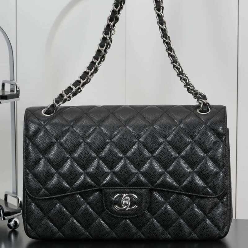 ℂ𝔽 𝗖𝗹𝗮𝘀𝘀𝗶𝗰 𝗙𝗹𝗮𝗽 𝐉𝐮𝐦𝐛𝐨 |正品皮 鱼子酱 黑银🖤 A58600