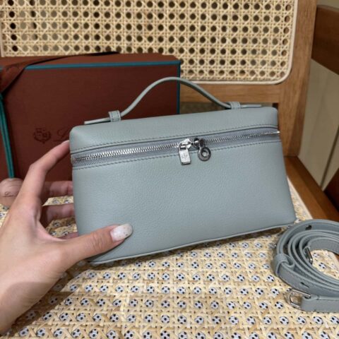 Loro Piana 二代Extra Pocket L19手拿包 FAN4046桉树色银扣