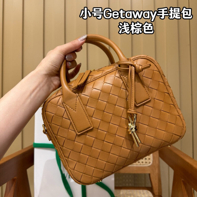 BV 小号Getaway手提包 776736浅棕色