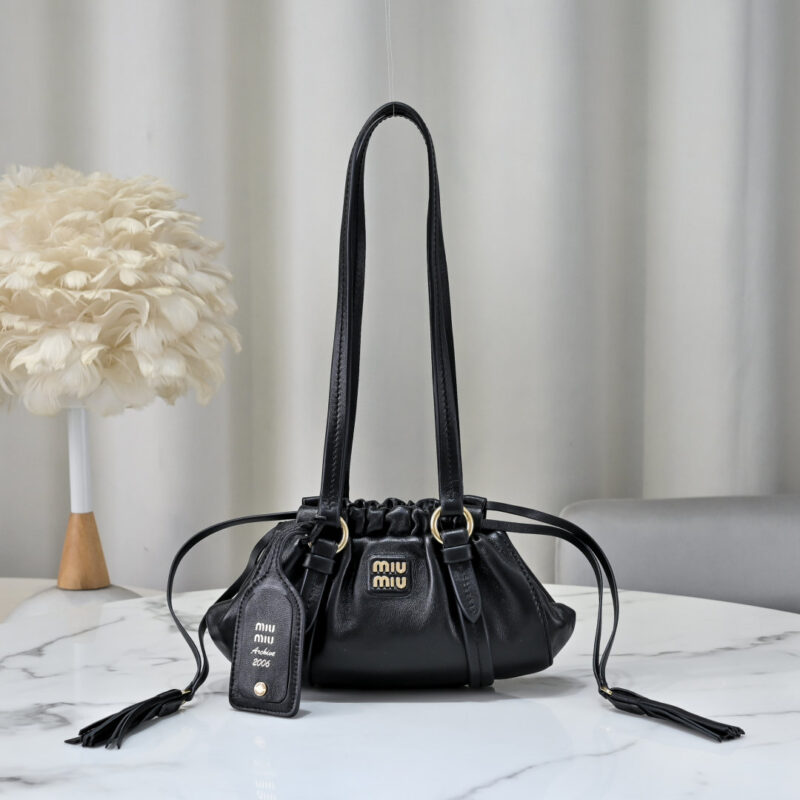 MIUMIU 25新款JIOE中古腋下饺子包 5BP089黑色