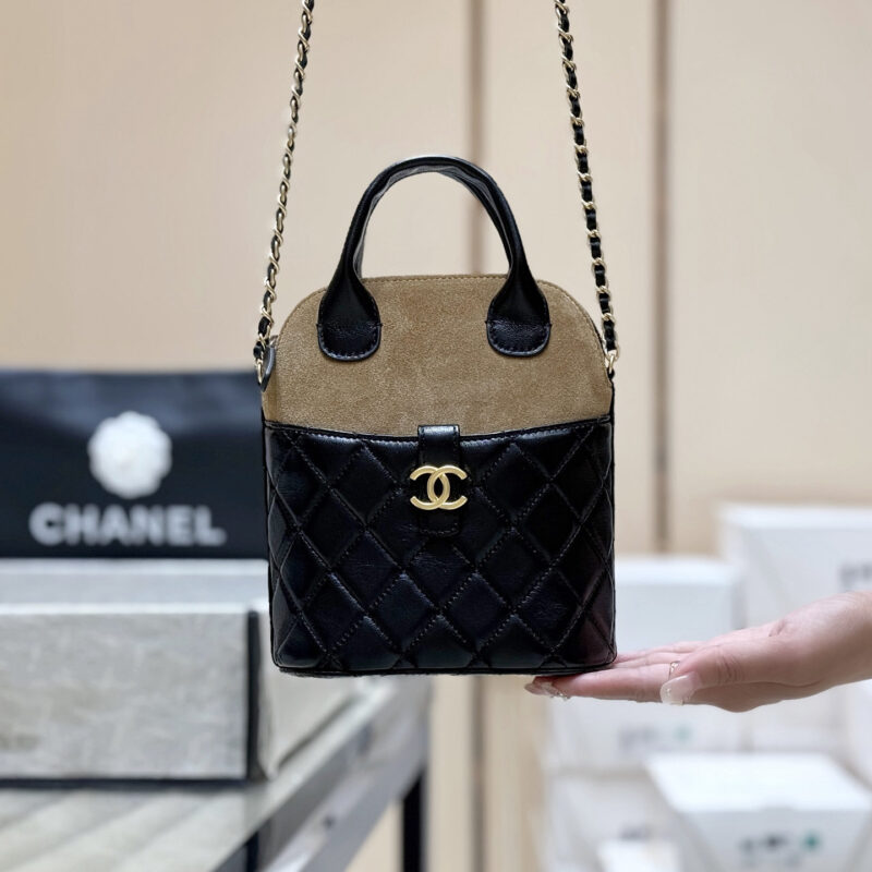 CHANEL 25A麂皮拼色贝壳包👜AP4742