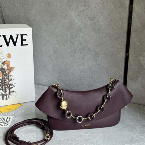 LOEWE 最新|𝑙𝑜𝑒𝑤𝑒 𝑜𝑙𝑎 手袋“鹊定爱”七夕限定Ola手袋AP22P22X09
