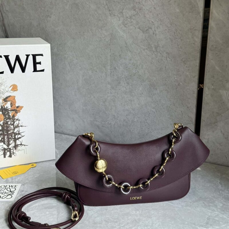 LOEWE 最新|𝑙𝑜𝑒𝑤𝑒 𝑜𝑙𝑎 手袋“鹊定爱”七夕限定Ola手袋AP22P22X09