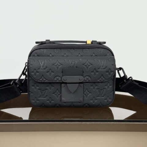 【特级原厂】S Lock 邮差包👜 型号: M58489黑色压花 动态芯片版