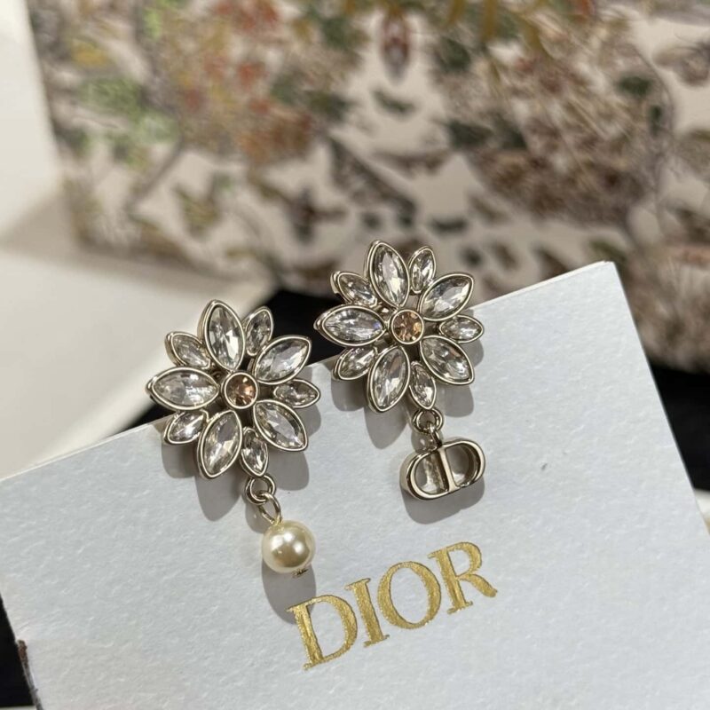 ❗️新品❗️☀️新款☑️ 迪奥DIOR 花朵CD珍珠耳钉耳环 ☀️