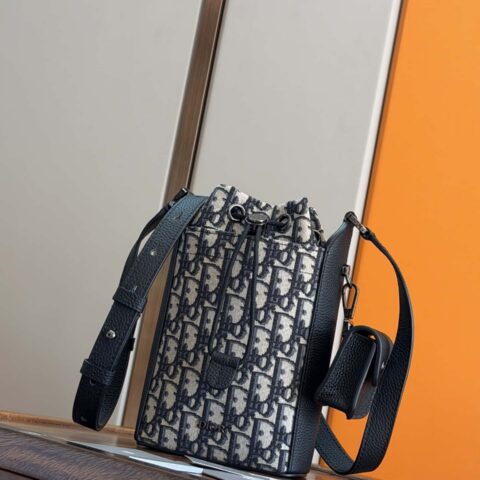 Dior 迷你水桶包 编号: 2LECA594YKY_H27E
